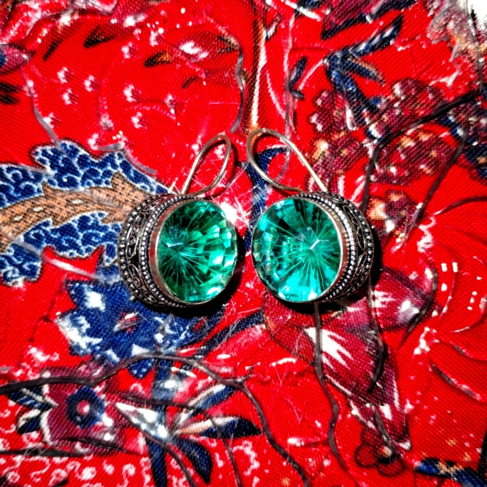 Stunning Green Apatite Drop Earrings! - Picture 2 of 2